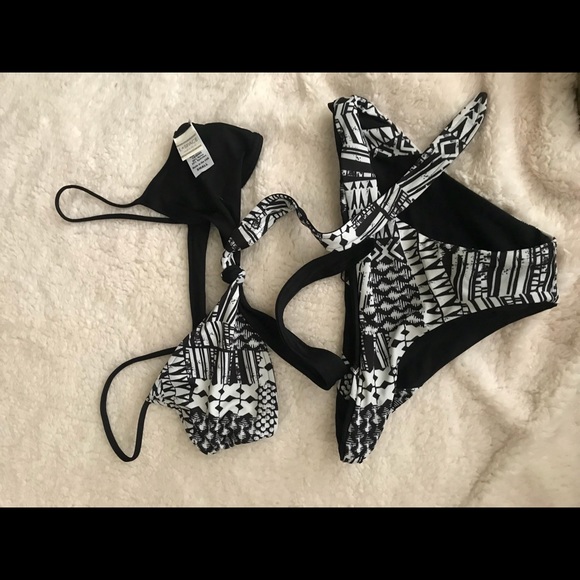 l space black bikini